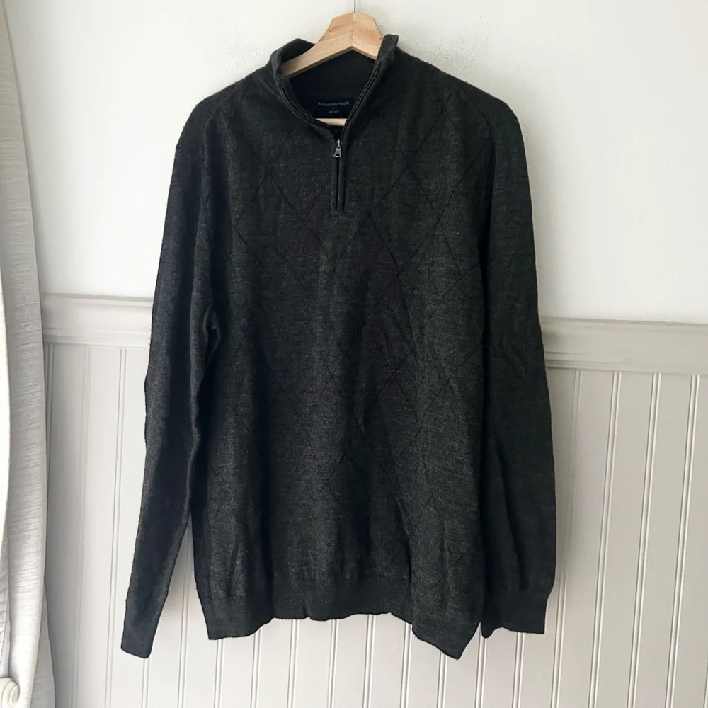 Banana Republic Men’s Large Dark Gray Wool Quarter-Zip Sweater 100% Wool